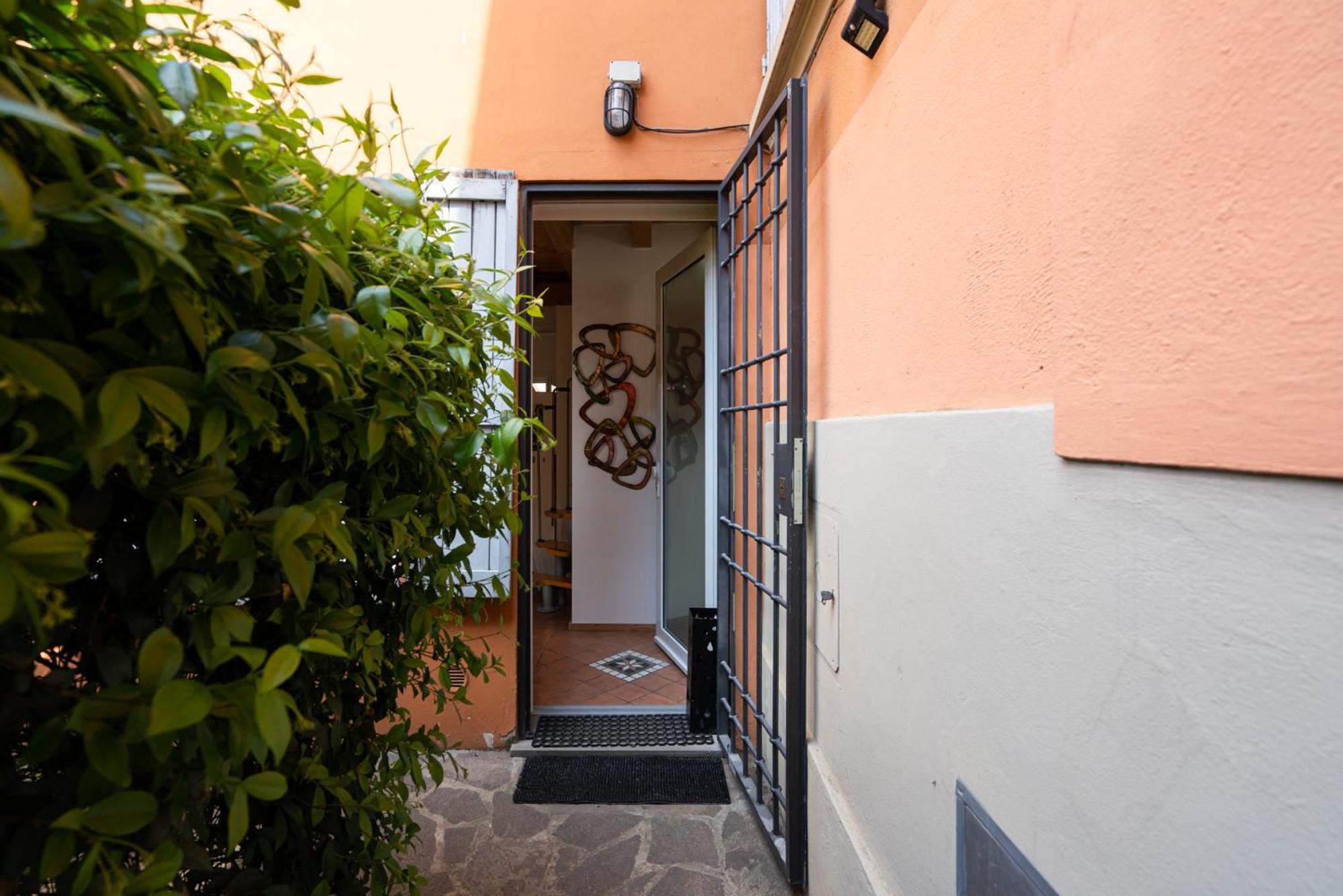 Authentic Bologna Relax: 10 Minutes From The Heart Of Townアパートメント エクステリア 写真
